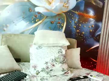 Bella_Moonlight_Cr Chaturbate stream image from February 16, 2026