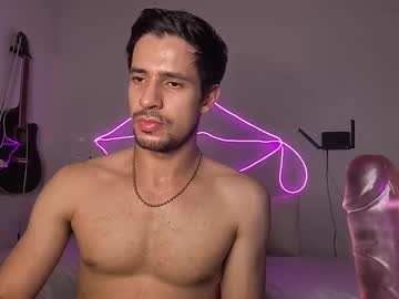 Cshundderlick Chaturbate stream image from February 16, 2026
