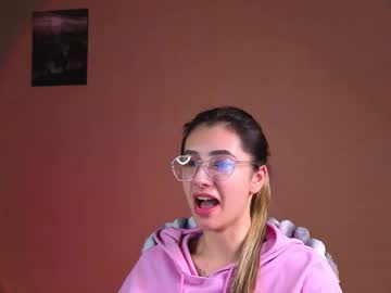 Darlabelle Chaturbate stream image from February 16, 2026