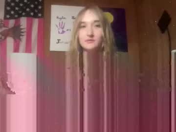 Hayhayfree Chaturbate stream image from February 16, 2026