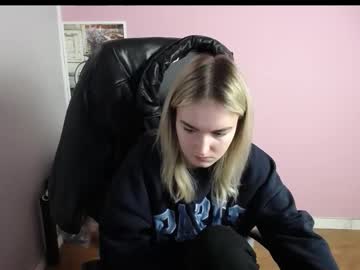 Viktoria_Lovely Chaturbate stream image from February 16, 2026