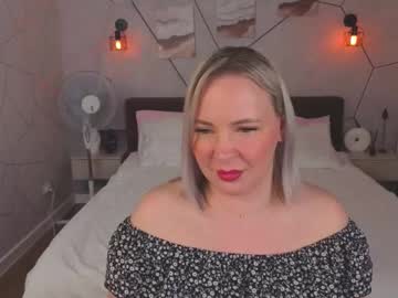 Layrarose Chaturbate stream image from February 16, 2026