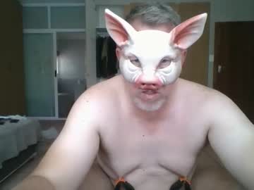 Chrispainpig Chaturbate stream image from February 16, 2026