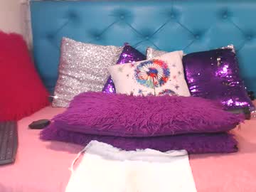 Sarawiills Chaturbate stream image from February 16, 2026