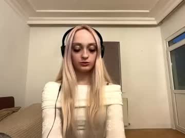 Michellerossen Chaturbate stream image from February 16, 2026