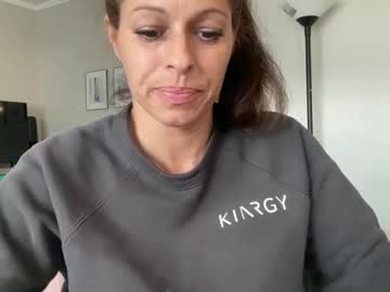 Amysmilez Chaturbate stream image from February 16, 2026
