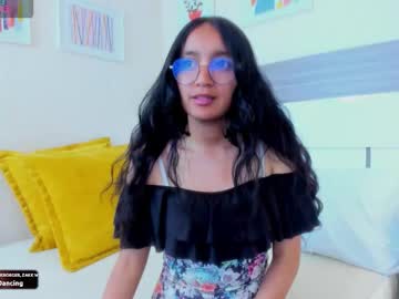 Emilyblussh Chaturbate stream image from February 16, 2026