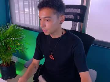 Im_Tavo28 Chaturbate stream image from February 16, 2026