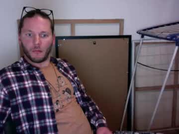 Crazyglasseslover Chaturbate stream image from February 16, 2026