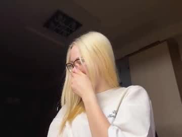 Megganskurski Chaturbate stream image from February 16, 2026