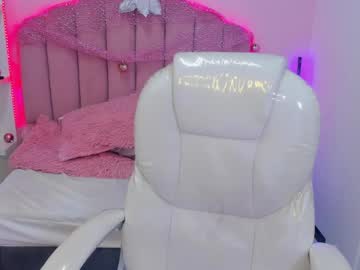 Littlesofii Chaturbate stream image from February 16, 2026