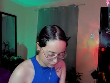 Shantalcerezo Chaturbate stream image from February 16, 2026