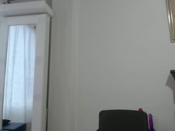 Evelynsmithcol Chaturbate stream image from February 16, 2026