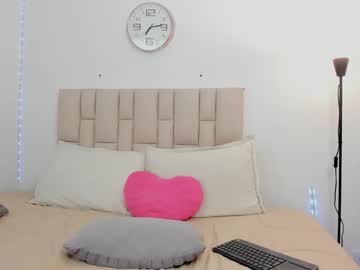 Sopphiefox Chaturbate stream image from February 17, 2026