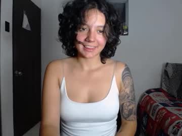 Frikisa Chaturbate stream image from February 17, 2026