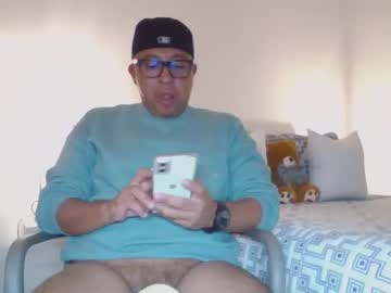 Artubear2 Chaturbate stream image from February 17, 2026