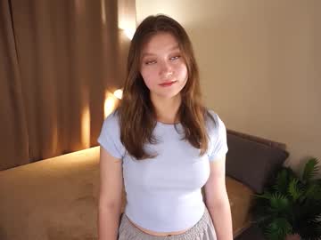 Gwennielove Chaturbate stream image from February 17, 2026