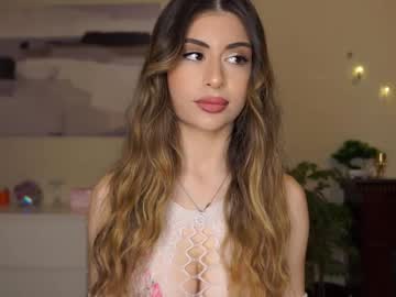 Holayoula Chaturbate stream image from February 17, 2026