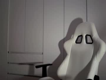 Monnymoonn Chaturbate stream image from February 17, 2026