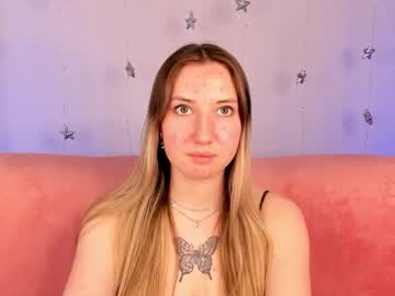 Blondyjolly Chaturbate stream image from February 17, 2026