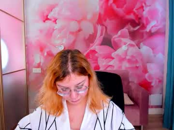 Angelinalow Chaturbate stream image from February 17, 2026