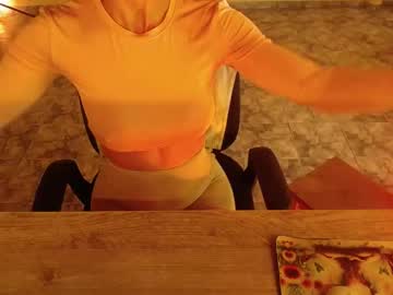 Luxurydivine Chaturbate stream image from February 17, 2026
