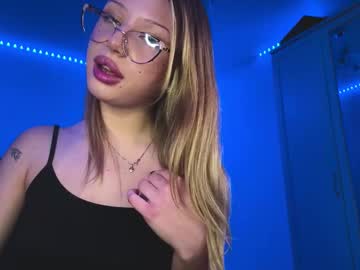 Stepheniesemans Chaturbate stream image from February 17, 2026