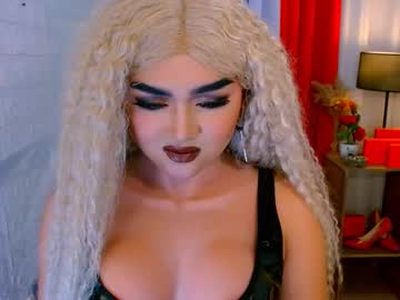 Luxsasha Chaturbate stream image from February 17, 2026