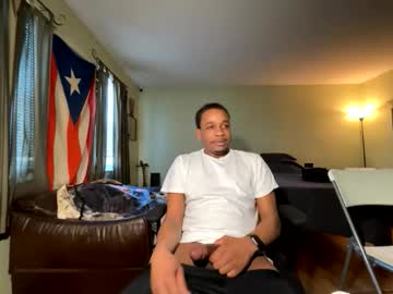 Ricosuavetusaves Chaturbate stream image from February 17, 2026