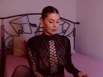 Yvonneeverlee Chaturbate stream image from February 17, 2026