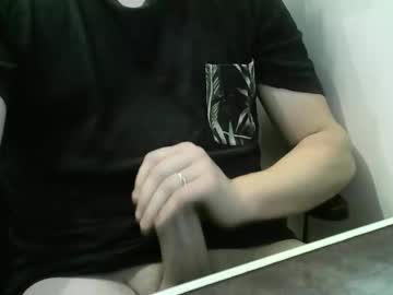 Doudoudou1 Chaturbate stream image from February 17, 2026