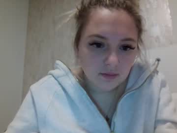 Ellieplaysxo Chaturbate stream image from February 18, 2026