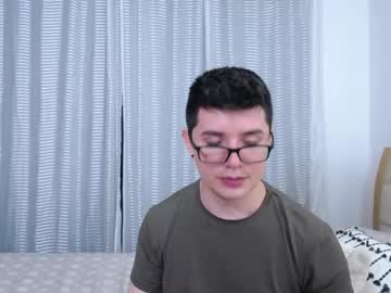 Kevinhunts Chaturbate stream image from February 18, 2026
