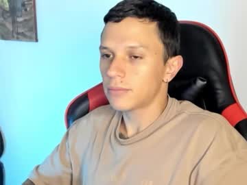 Davebroww Chaturbate stream image from February 18, 2026