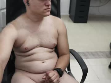 Luisalbertoa Chaturbate stream image from February 18, 2026