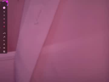 Holly_Molly_69 Chaturbate stream image from February 18, 2026