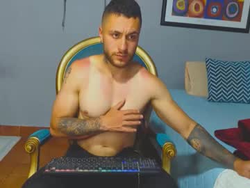 Tomdavisxl Chaturbate stream image from February 18, 2026