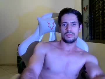 Cshundderlick Chaturbate stream image from February 18, 2026