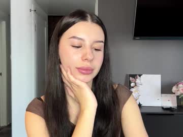 Desireefolino Chaturbate stream image from February 18, 2026