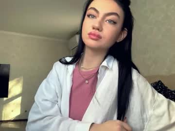 Evelinkowski Chaturbate stream image from February 18, 2026