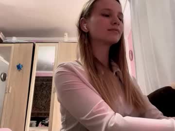 Carollgalle Chaturbate stream image from February 18, 2026