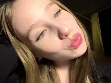 Lomahakkila Chaturbate stream image from February 18, 2026