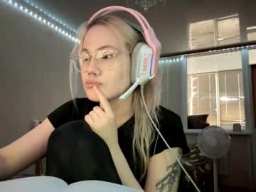 Faybrechbiel Chaturbate stream image from February 18, 2026