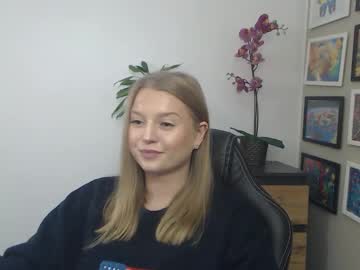 Mysteryericax Chaturbate stream image from February 18, 2026