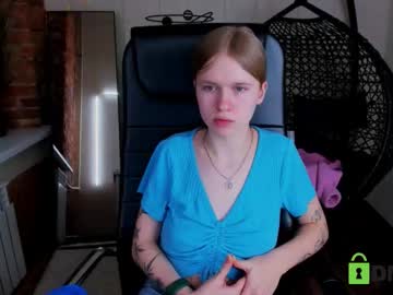 Meow__Peach Chaturbate stream image from February 18, 2026