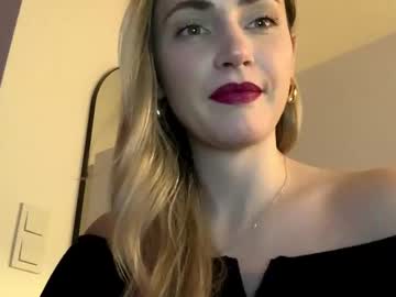 Ameliehotsexy Chaturbate stream image from February 18, 2026