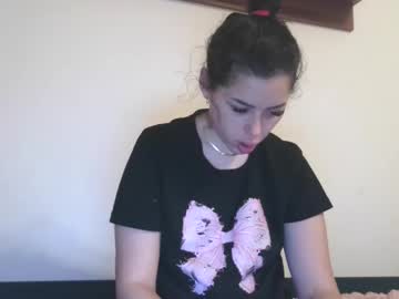 Prettyjulliette Chaturbate stream image from February 18, 2026