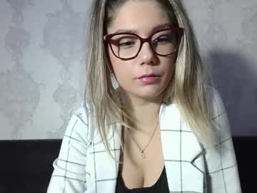 Icefrostyy Chaturbate stream image from February 18, 2026