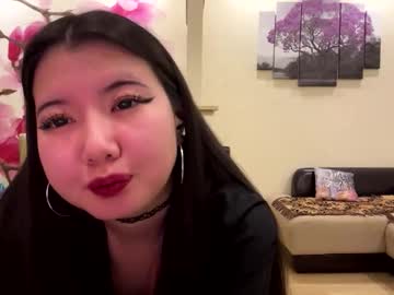 Edinabluett Chaturbate stream image from February 18, 2026