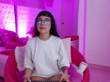Little_Paulette Chaturbate stream image from February 19, 2026